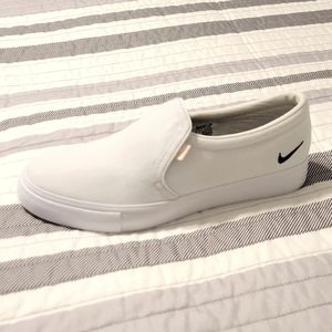 Nike Women's Court Royale